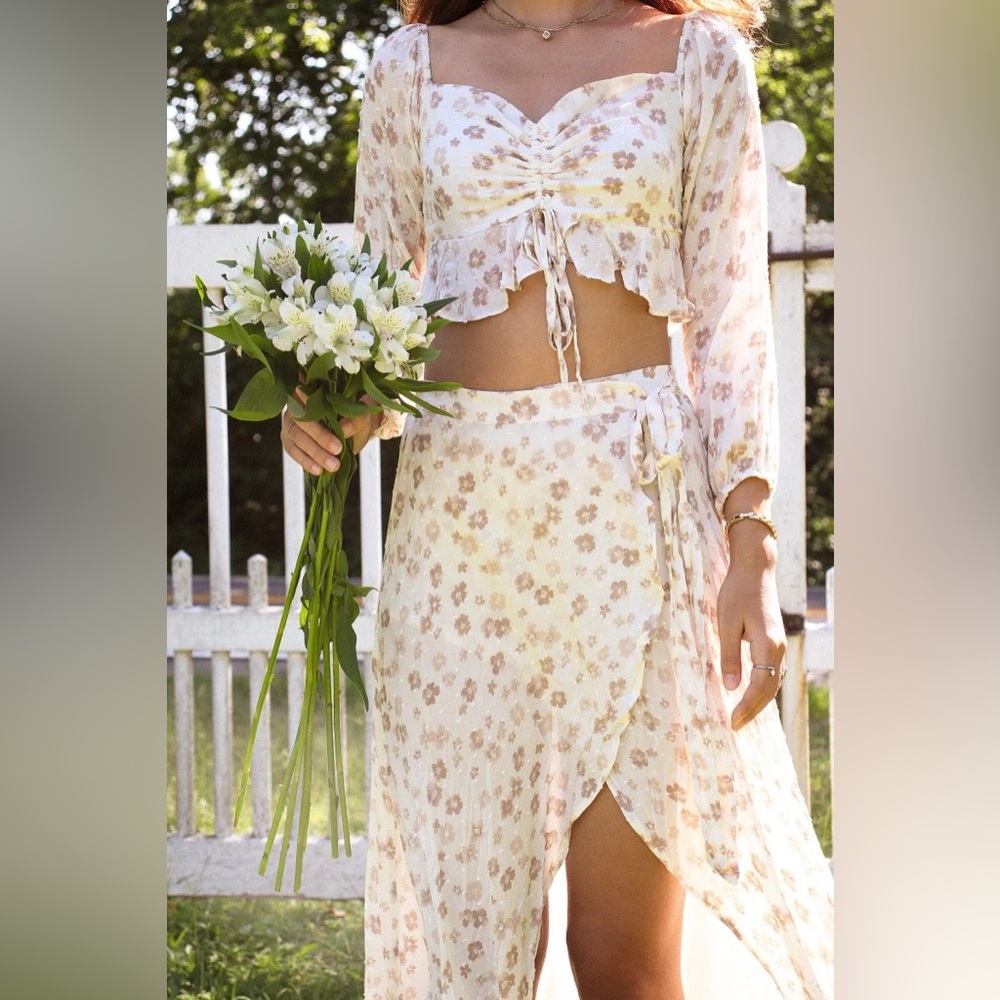 Floral Cream Wrap Skirt and Top Set Medium